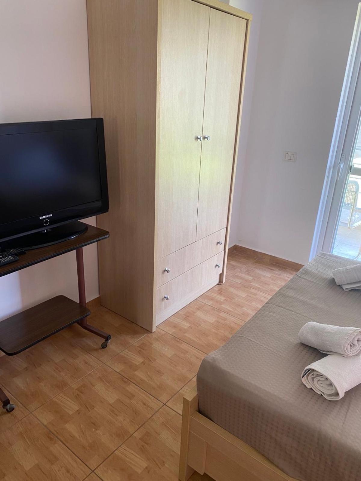 Ilias Family Rooms Himarë Extérieur photo