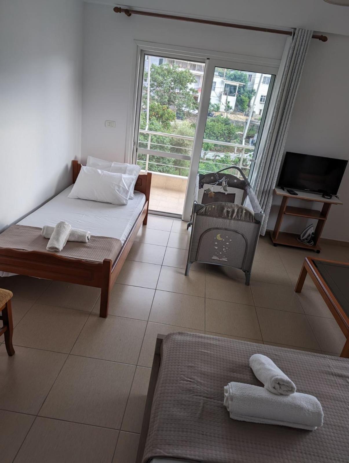 Ilias Family Rooms Himarë Extérieur photo