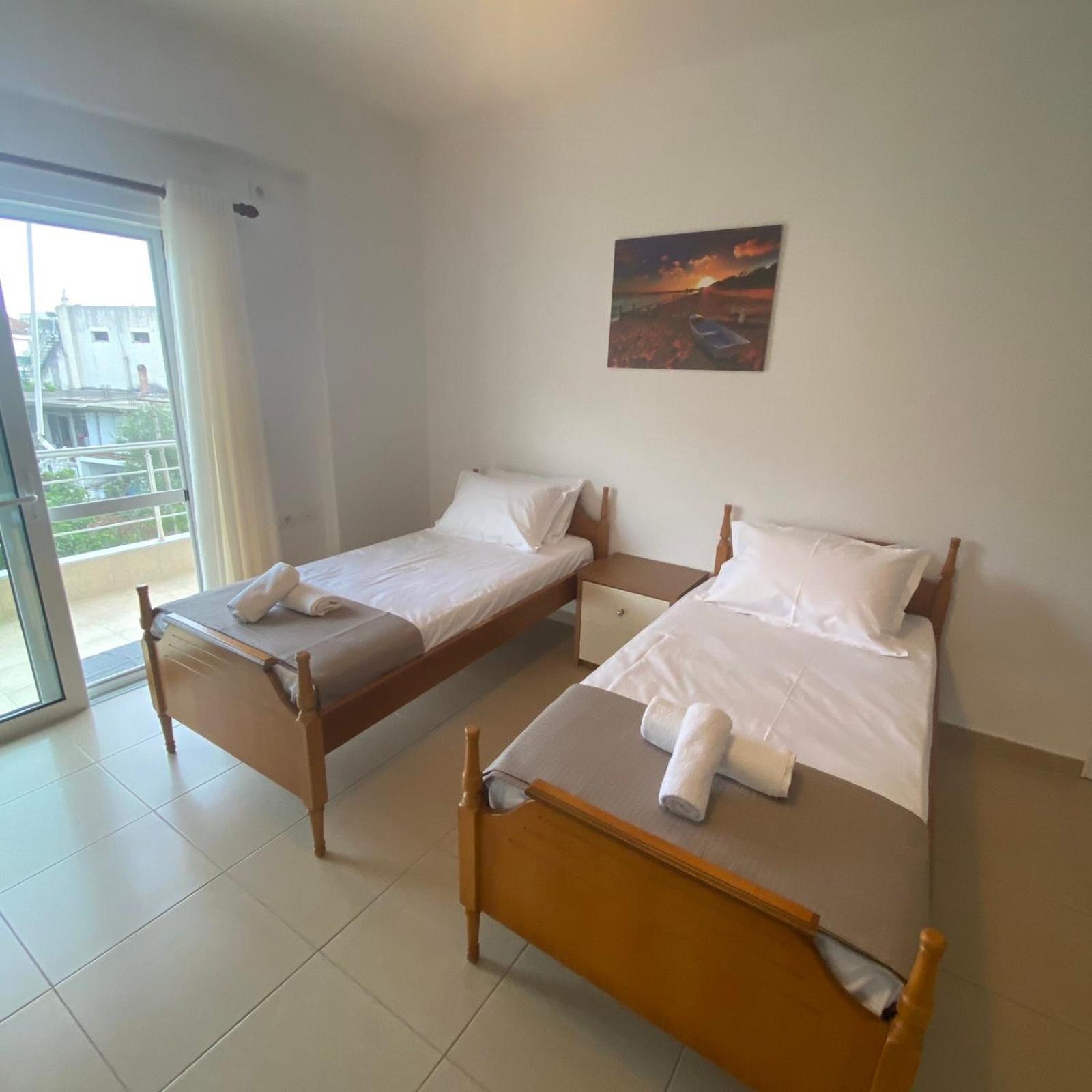 Ilias Family Rooms Himarë Extérieur photo